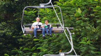 คนขับโกคาร์ทที่ Skyline Luge Sentosa